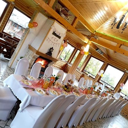 Отель Bieszczadzki Osrodek Wypoczynkowo Konferencyjny Danfarm Устшики-Дольне Экстерьер фото