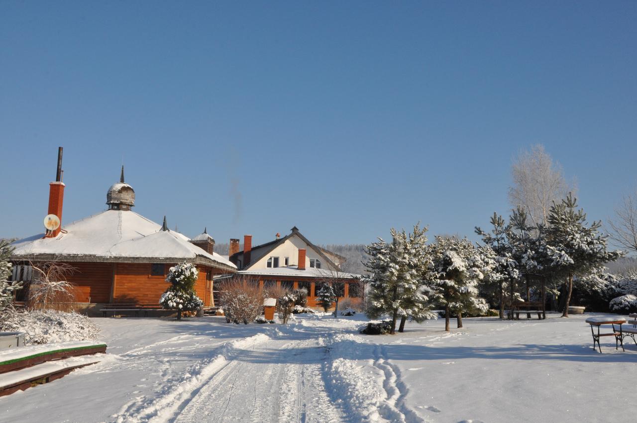 Отель Bieszczadzki Osrodek Wypoczynkowo Konferencyjny Danfarm Устшики-Дольне Экстерьер фото