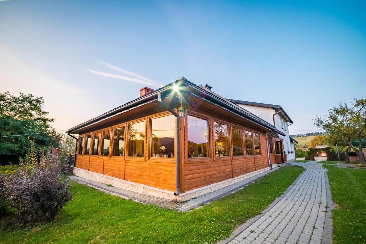 Отель Bieszczadzki Osrodek Wypoczynkowo Konferencyjny Danfarm Устшики-Дольне Экстерьер фото